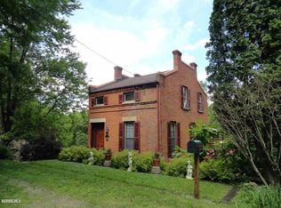 305 Elk St, Galena, IL 61036