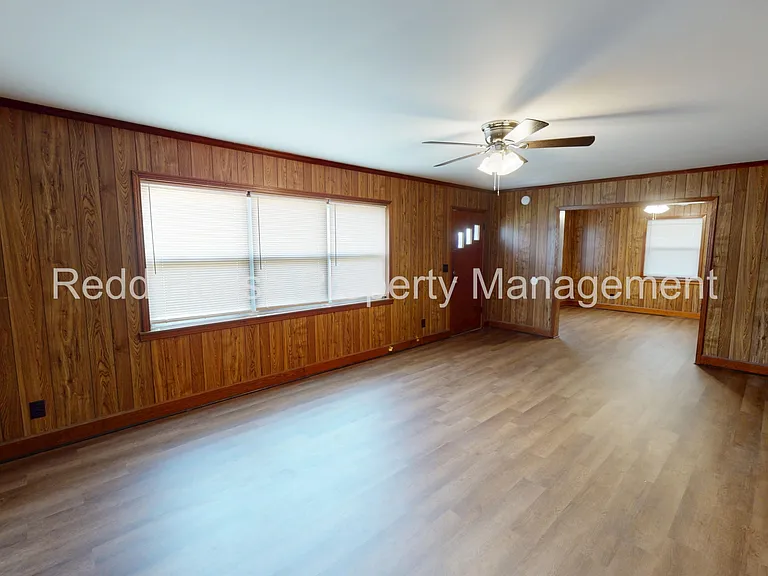 107 S Metcalf St — Photo 6