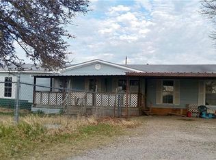 604 Newsom Rd, Azle, TX 76020