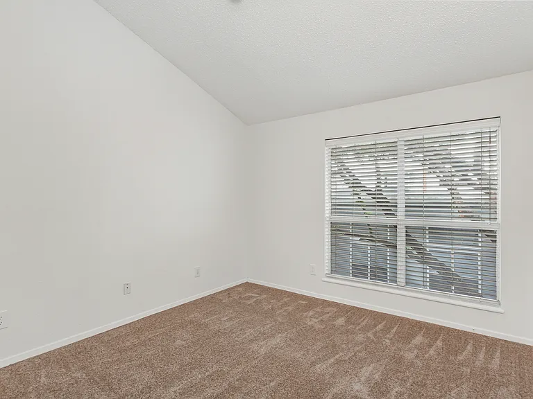 1901 N Fitzhugh Ave #19 — Photo 15