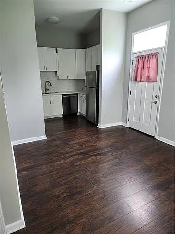 3 bed, 2.5 bath, 1102 sqft, $1,785 — Photo 3