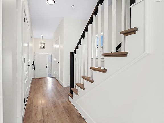 4th image of 531 Cowie Hill Rd