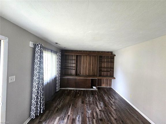 4th image of 4721 Lonewillow Ln