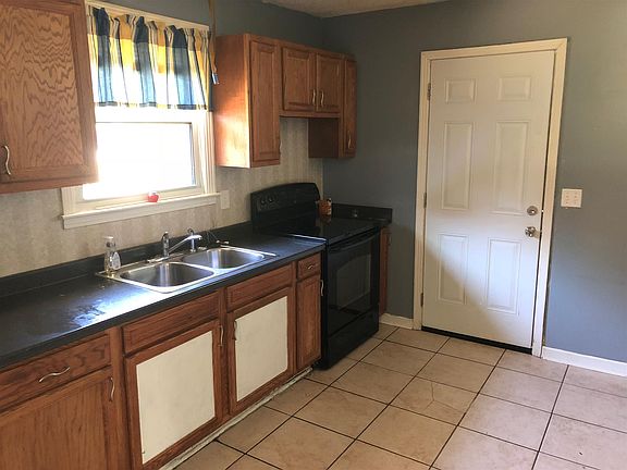 4th image of 217 Hickory Dr
