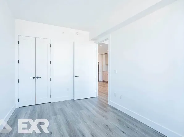 210 Clarkson Avenue image 7 of 18