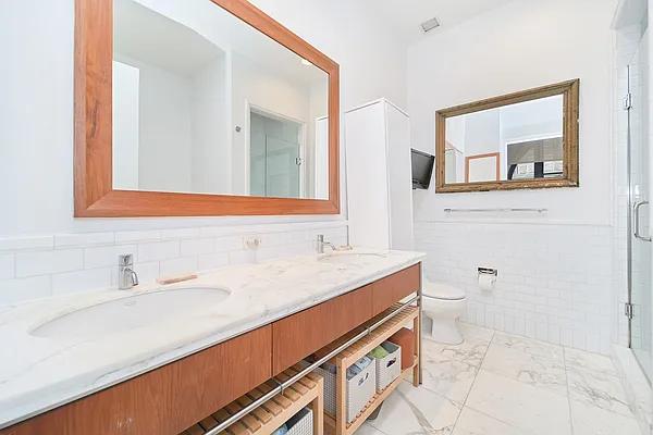 Rented by Compass | media 27