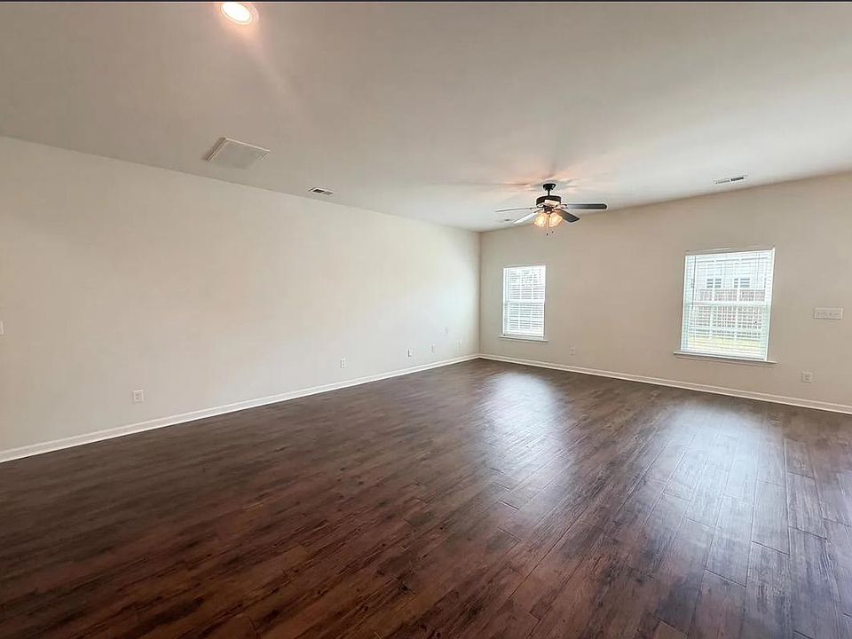 1st image of 455 Hyrne Dr #1