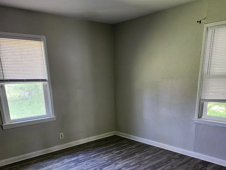 6118 Anderson St — Photo 3