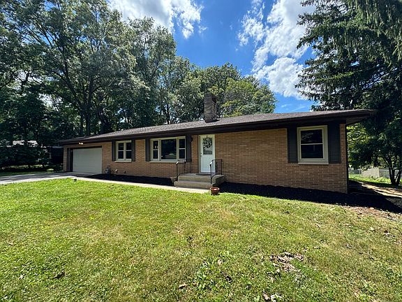 3rd image of 1854 Lawndale Dr