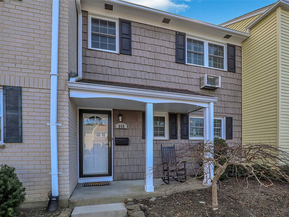 868 Village Drive UNIT 868, Hauppauge, NY 11788 Zillow