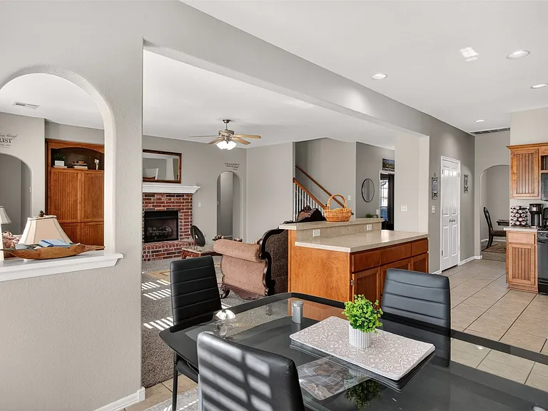 1004 S 75th St — Photo 16