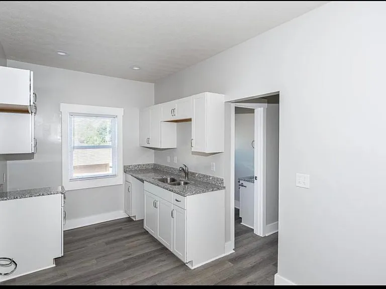 5143 E Washington St #304 — Photo 7