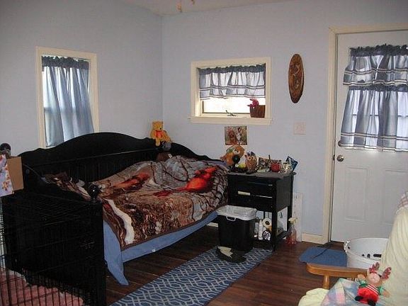 4th image of 100 Joyell Dr