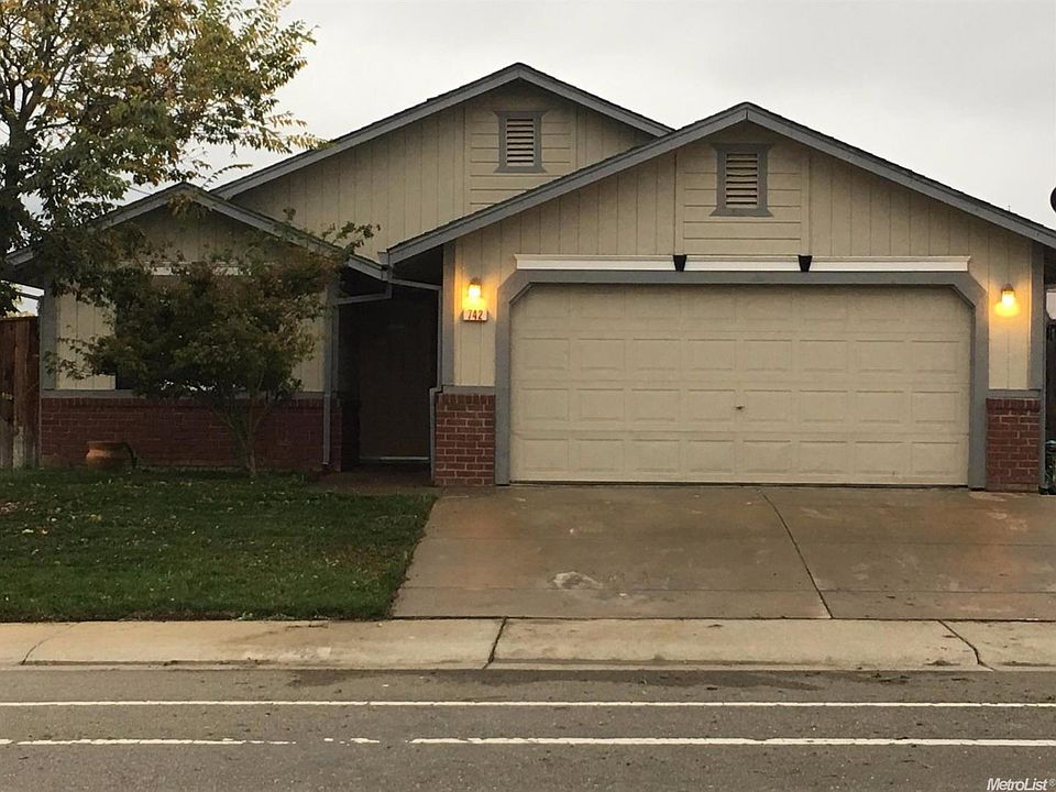 1st image of 742 Elk Hills Dr