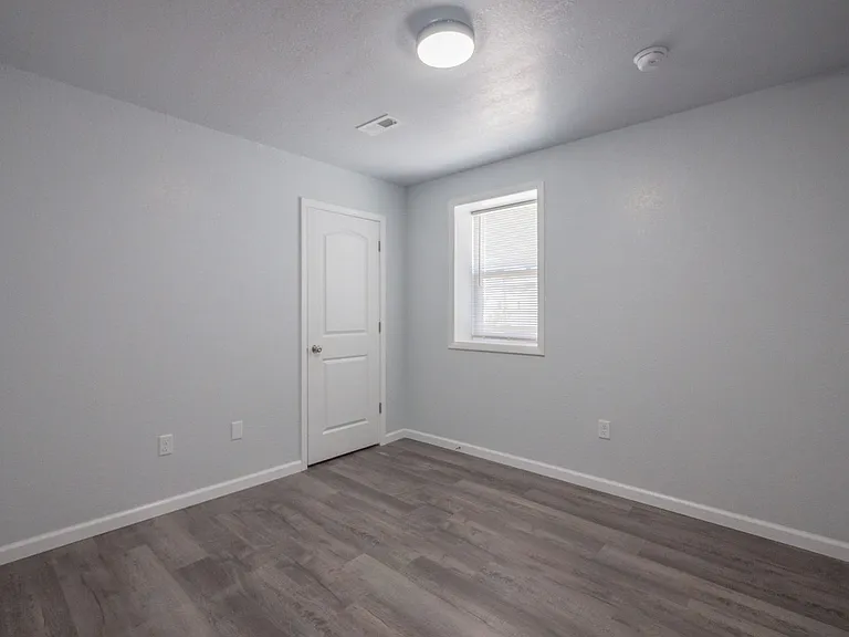 123 N Main St — Photo 6