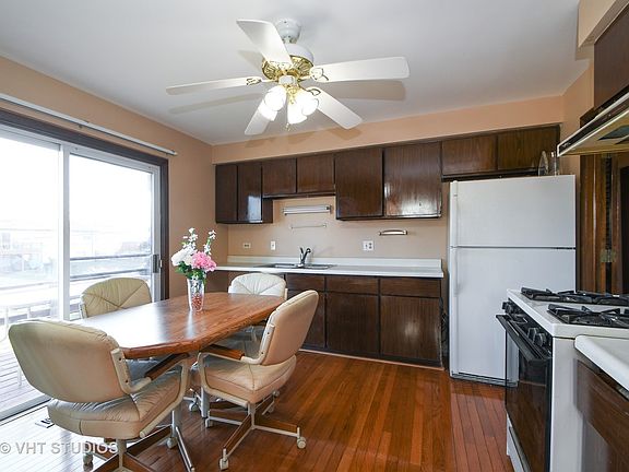3rd image of 16507 Michigan Ave