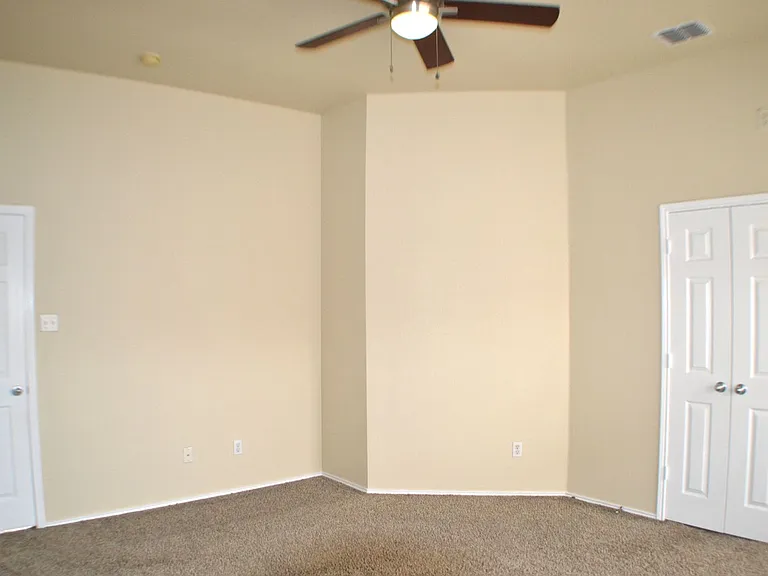 1013 Clear Creek Dr — Photo 9
