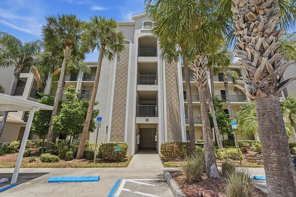 2 bed, 2.0 bath, 1194 sqft, $1,950 — Photo 1
