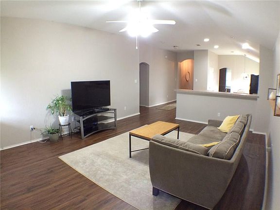 5th image of 8136 Plateau Dr