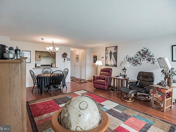 4th image of 100 West Ave #619-S