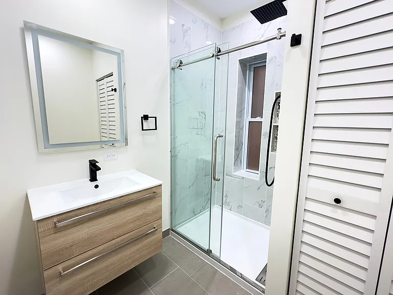 1529 N Maplewood Ave #1 — Photo 8