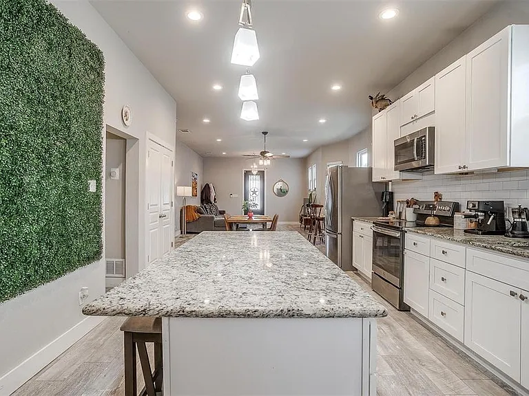 2905 S Jennings Ave — Photo 62