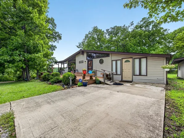 242 Tuck A Way Ridge Dr, Nashville, IN 47448
