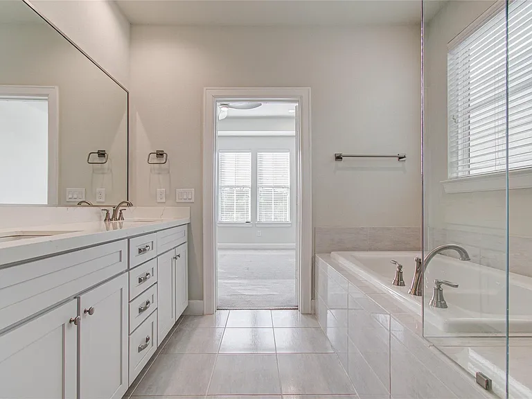 2818 Grand Fountains Dr #B — Photo 22
