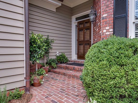 3rd image of 116 Cobblestone Ct