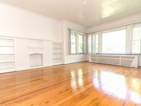 4th image of 7936 S Evans Ave