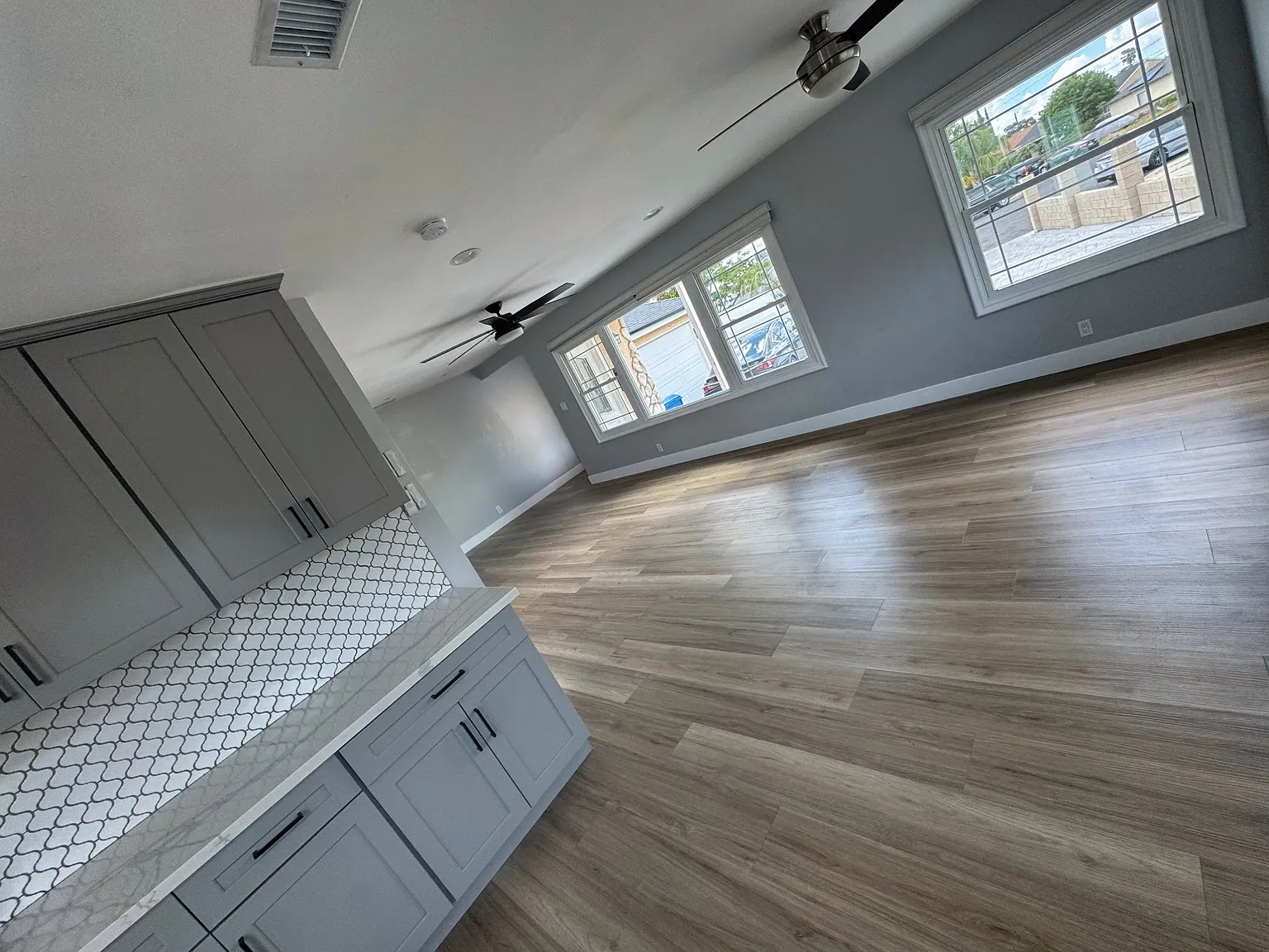 3 bed, 1.5 bath, 1222 sqft, $3,500 — Photo 3