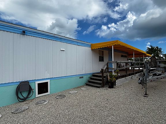 5th image of 330 Burton Dr
