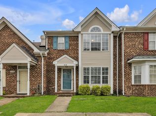 518 S Lake Cir, Chesapeake, VA 23322