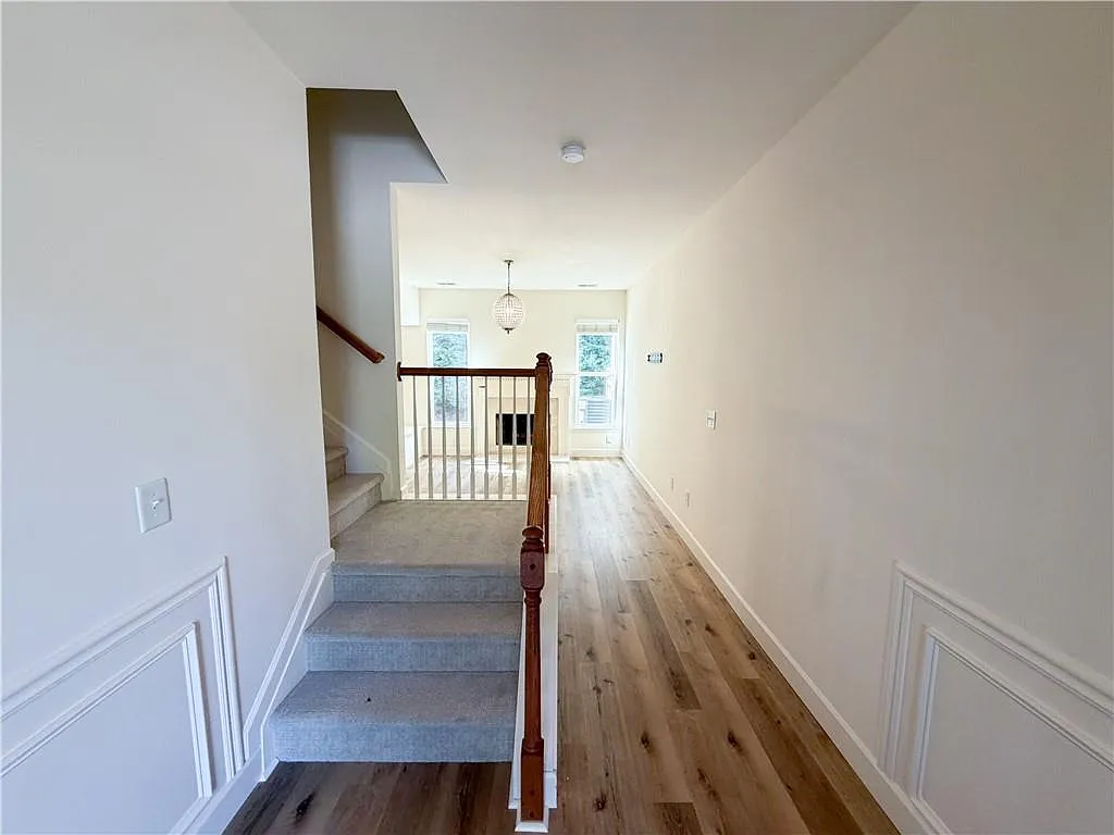3 bed, 3.5 bath, 1538 sqft, $2,400 — Photo 3