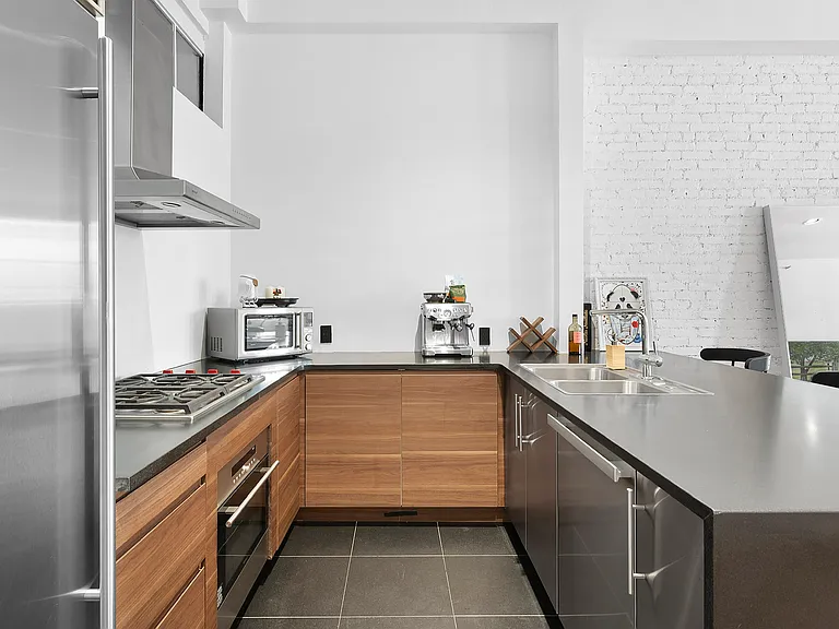 93 Grand St #2 — Photo 3
