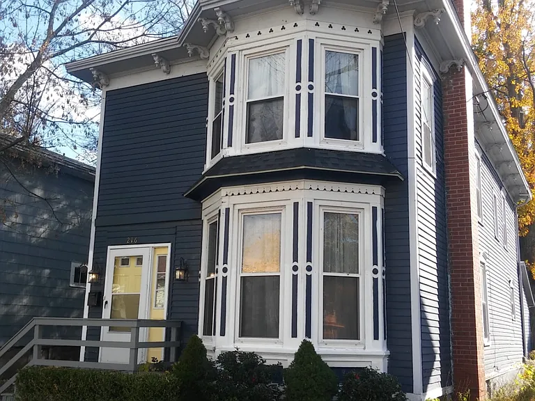 216 East Ave — Photo 1