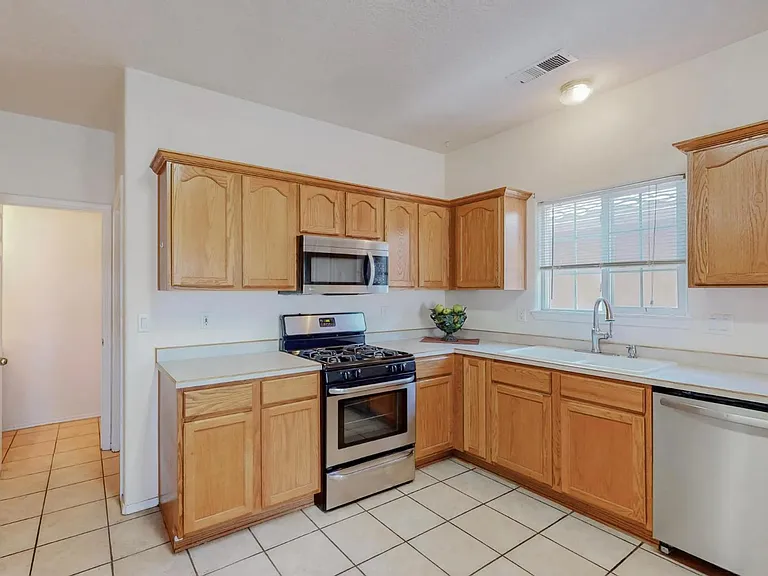 7309 Boxwood Ave NE — Photo 23