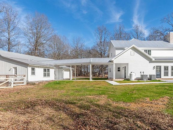 4th image of 29 Fortune Ln