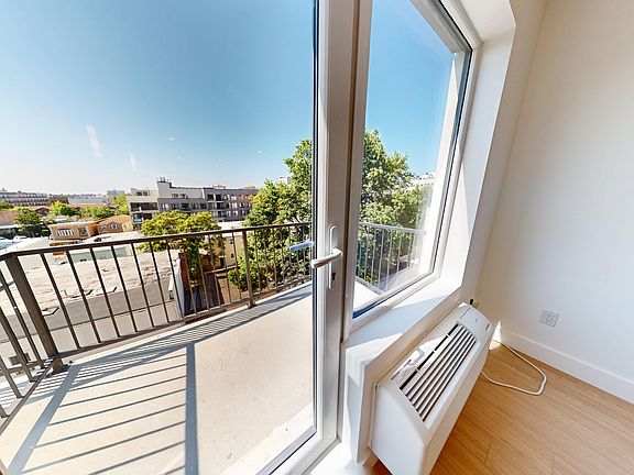 2nd image of 139 Erasmus St #5B