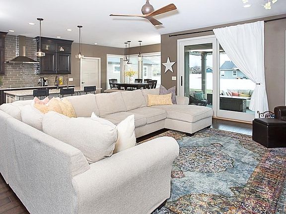 4th image of 315 White Star Cir