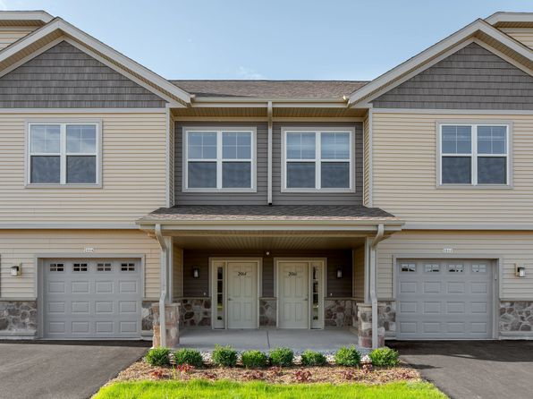1879 New Port Vista Dr #1879, Grafton, WI 53024