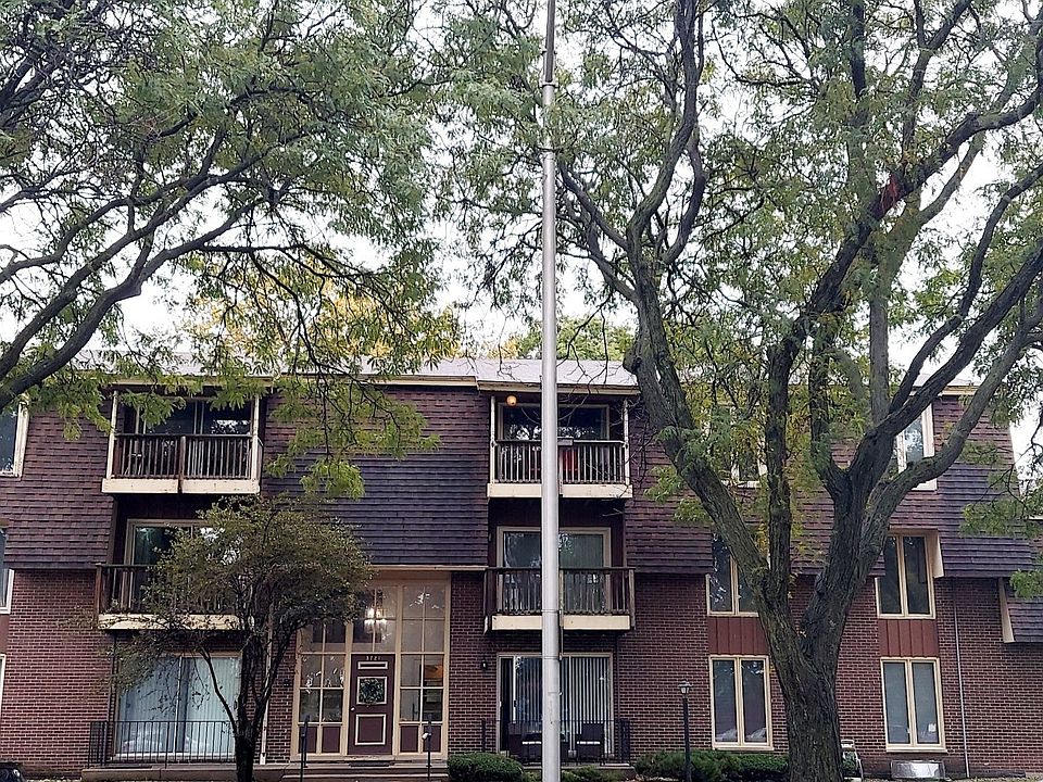1st image of 5721 W 103rd St APT 103