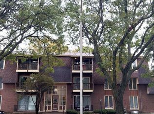 5721 W 103rd St APT 103, Oak Lawn, IL 60453
