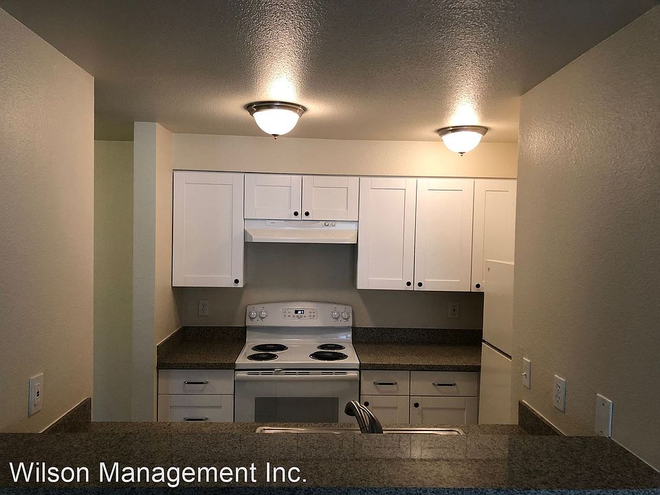 2nd image of 11240 NE 132nd St #C307