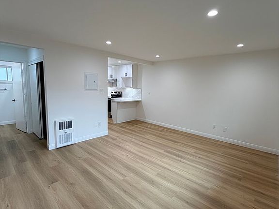 2nd image of 123 Anita Rd APT 11