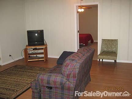 3rd image of 230 Hiwassee Ave NE