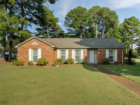 709 Burroughs Ave, Muscle Shoals, AL 35661