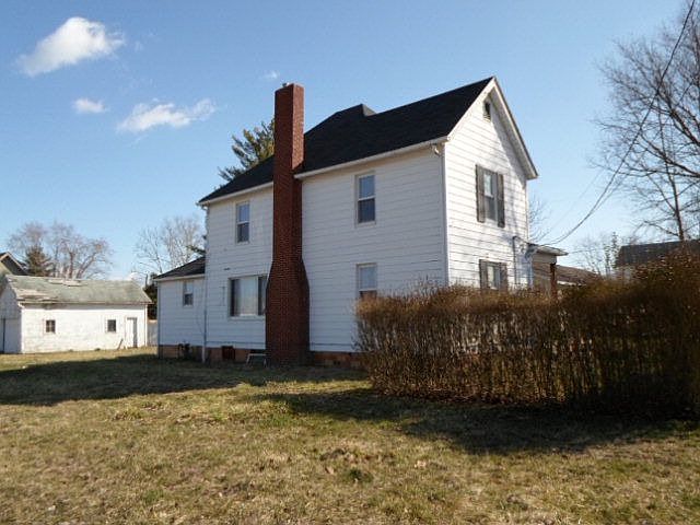 1st image of 321 W C St