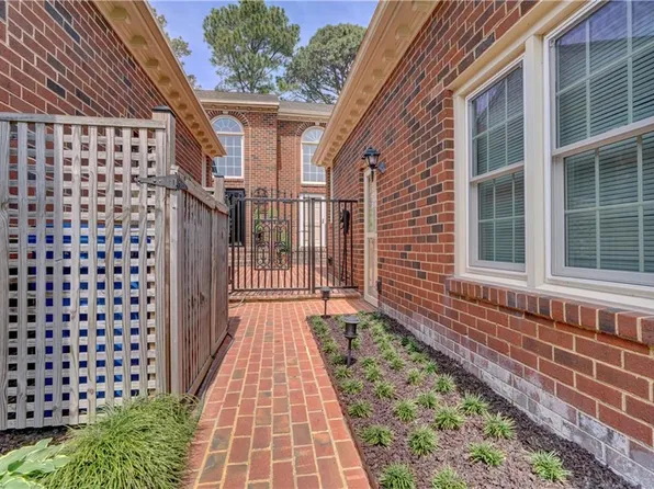4794 Kempsville Greens Pkwy, Virginia Beach, VA 23462