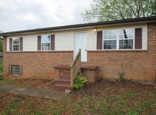 408 Smokey Mountain Dr, Maryville, TN 37801
